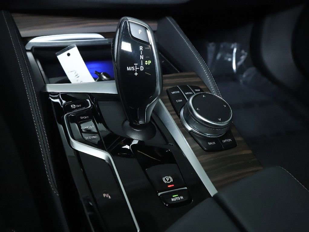 Certified 2022 BMW 540i xDrive w/ M Sport Package image 29