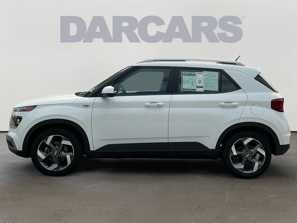 Used 2025 Hyundai Venue SEL FWD image 4