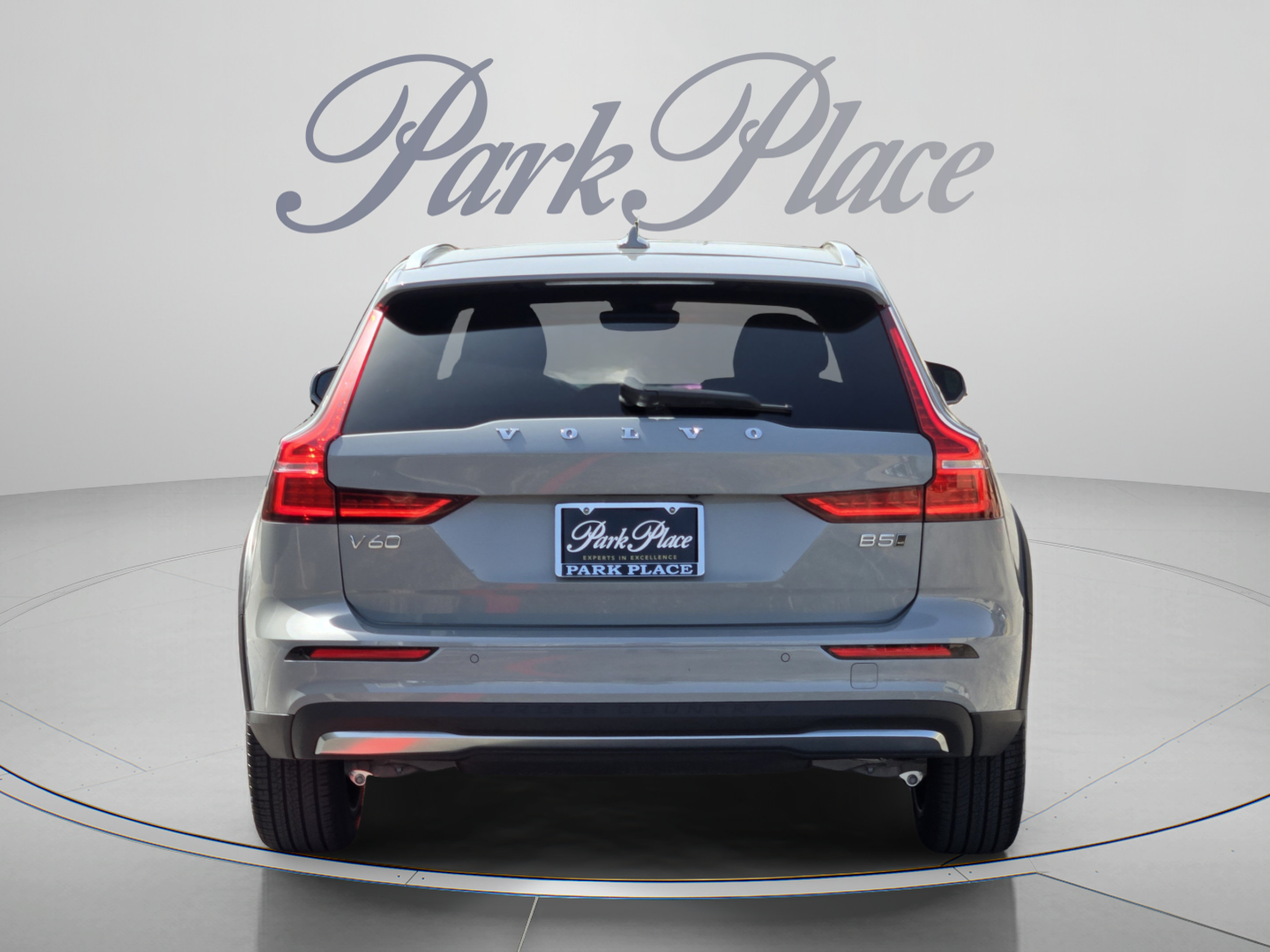 New 2026 Volvo V60 B5 Cross Country Plus w/ Climate Package AWD/4WD image 4