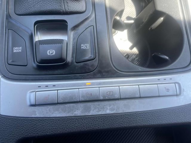 Used 2025 Kia Carnival FWD image 37