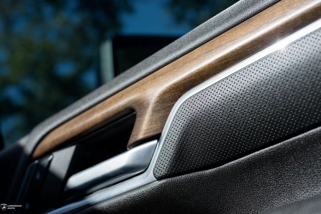 Used 2024 Chevrolet Silverado 3500 High Country w/ High Country Premium Package AWD/4WD image 15