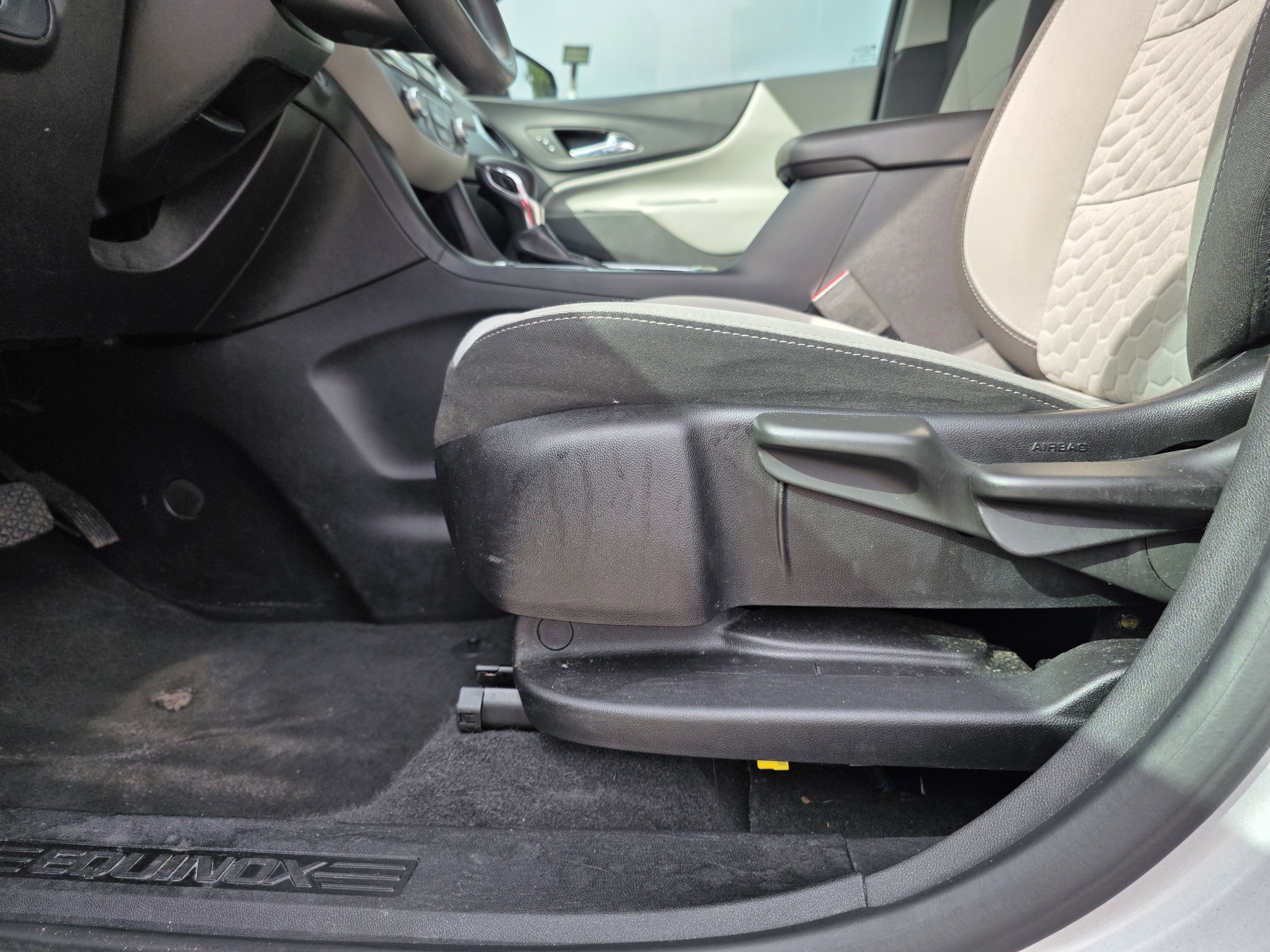 Used 2019 Chevrolet Equinox LS image 18
