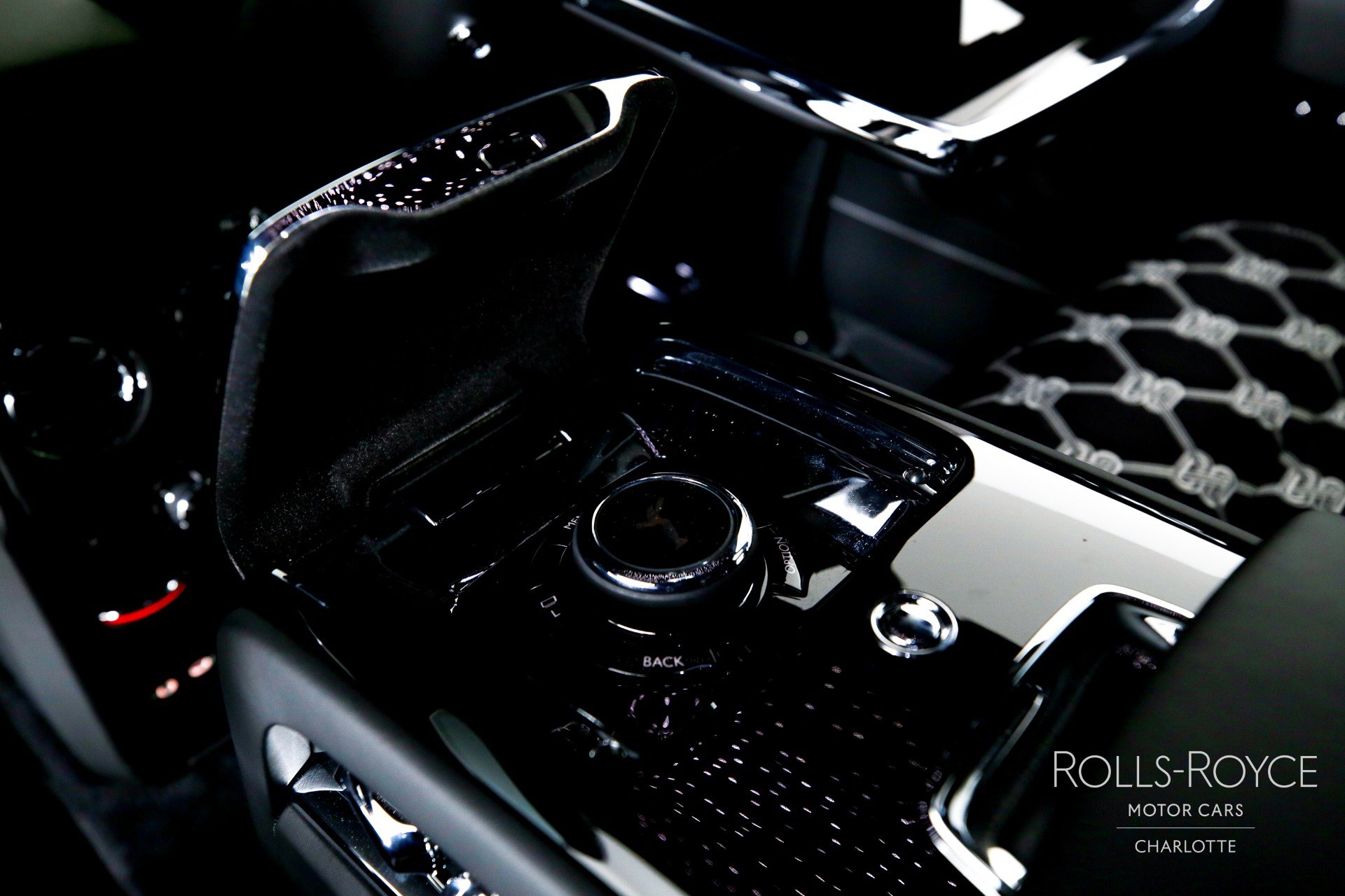 Used 2026 Rolls-Royce Cullinan image 20