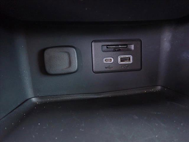 Used 2023 GMC Acadia SLT image 21