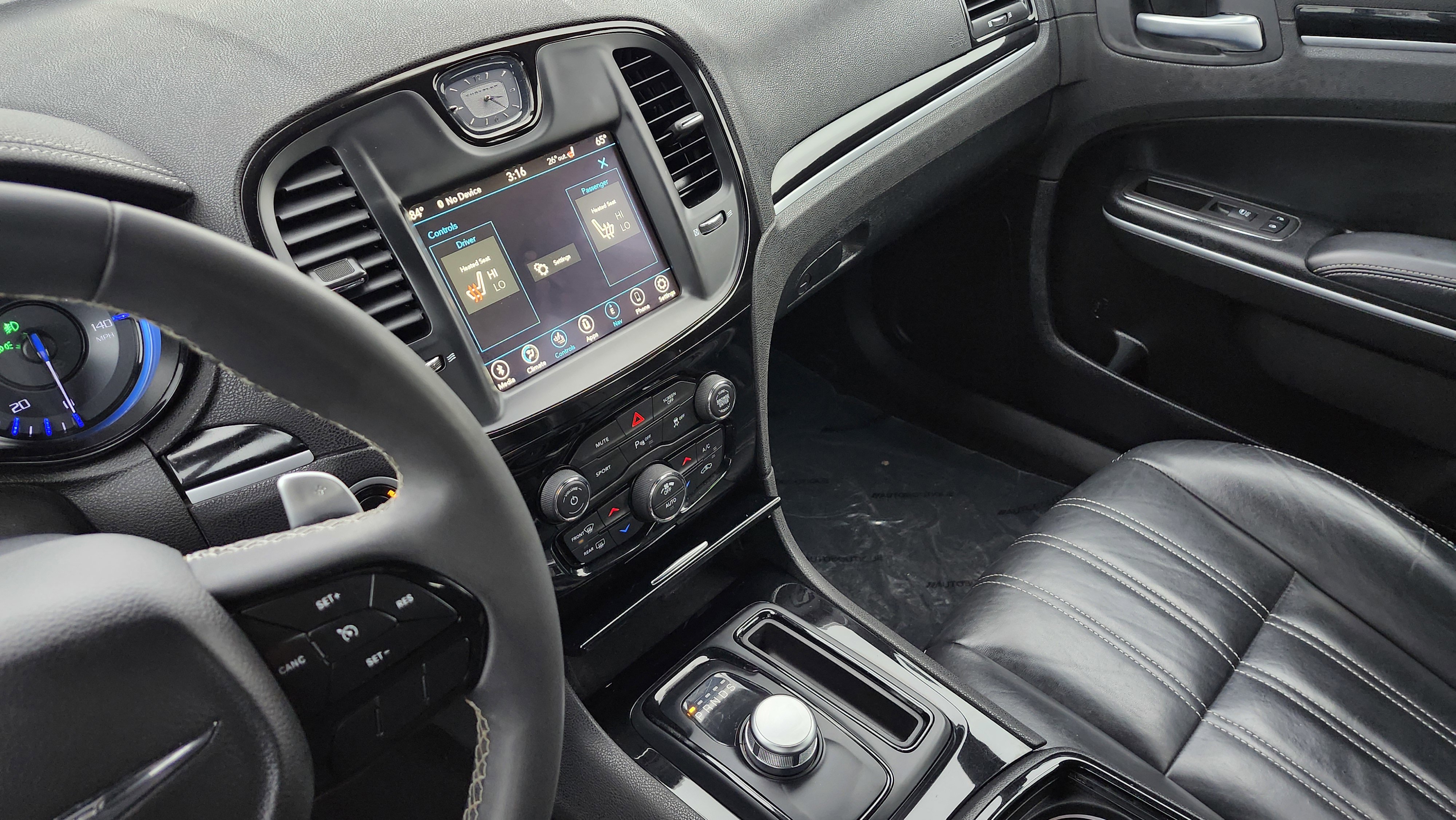 Used 2023 Chrysler 300 S image 31