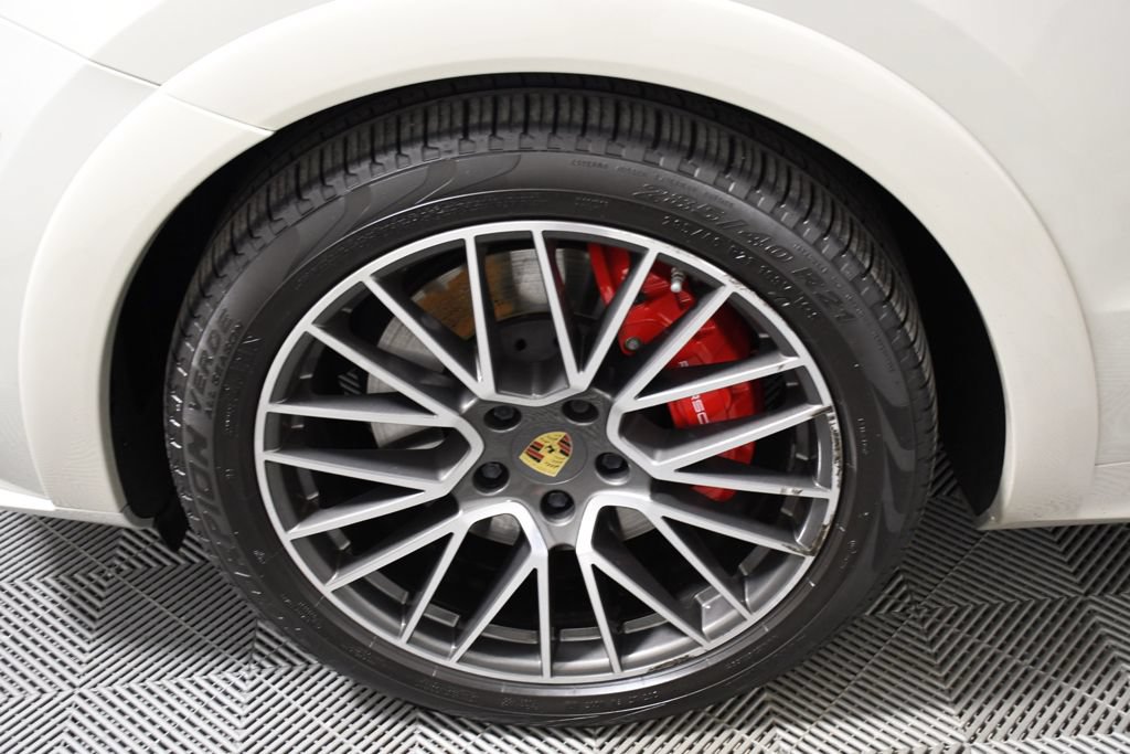 Used 2021 Porsche Cayenne GTS AWD/4WD image 11