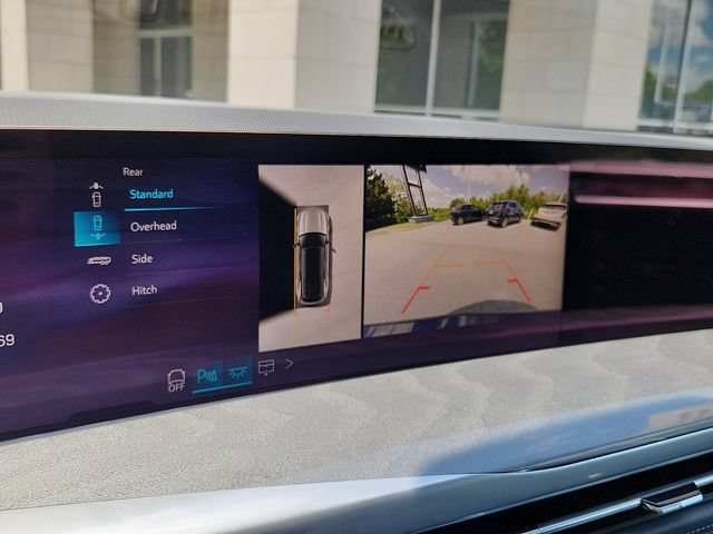 Certified 2025 Cadillac Escalade IQ Luxury 2 w/ LPO, Premium Carpet Package AWD/4WD image 18