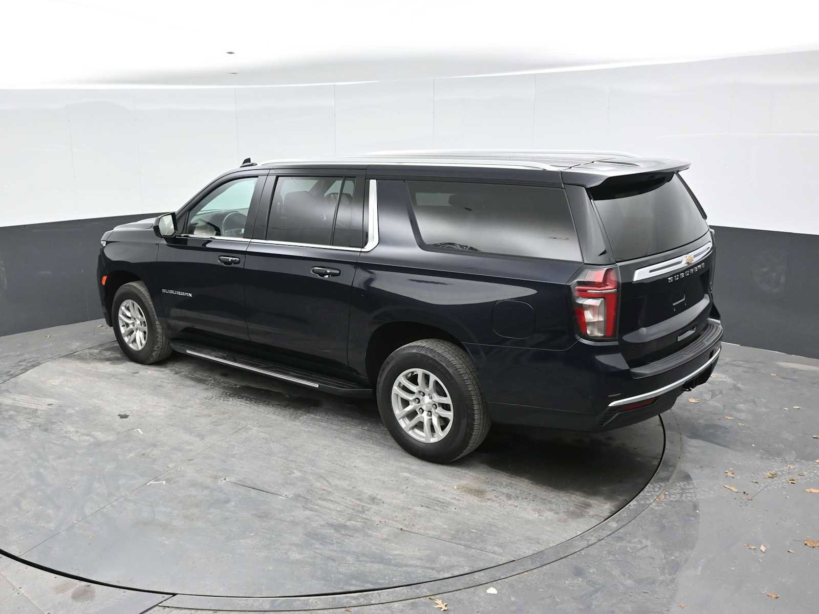 Used 2022 Chevrolet Suburban LS AWD/4WD image 28