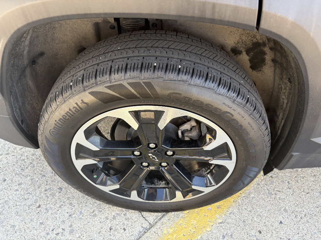 Used 2025 Chevrolet Equinox LT FWD image 11