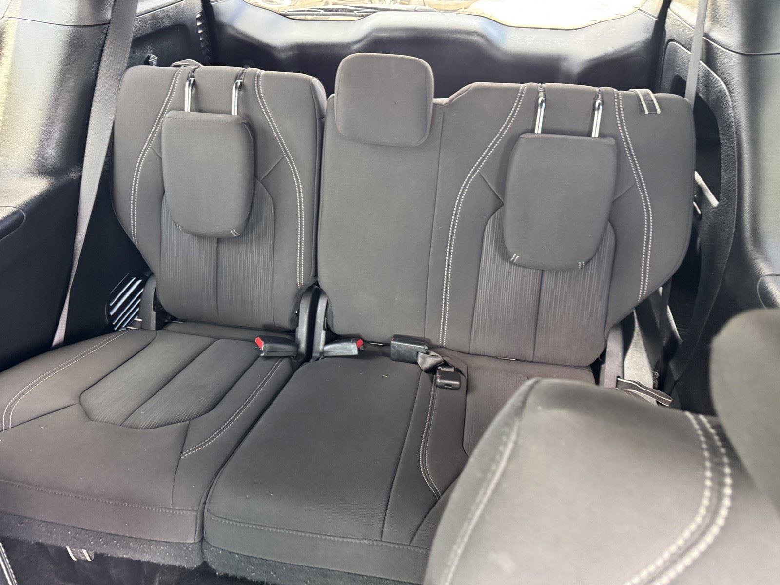 Used 2024 Chrysler Pacifica Touring FWD image 13