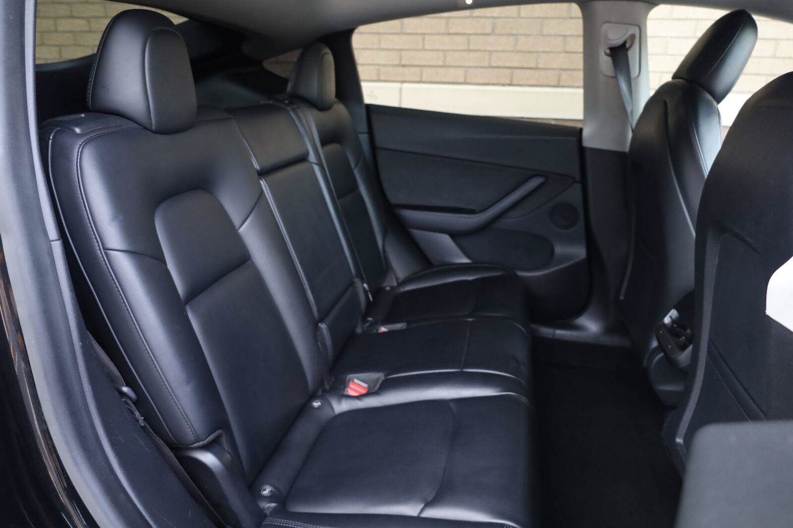 Used 2021 Tesla Model Y Long Range AWD/4WD image 24