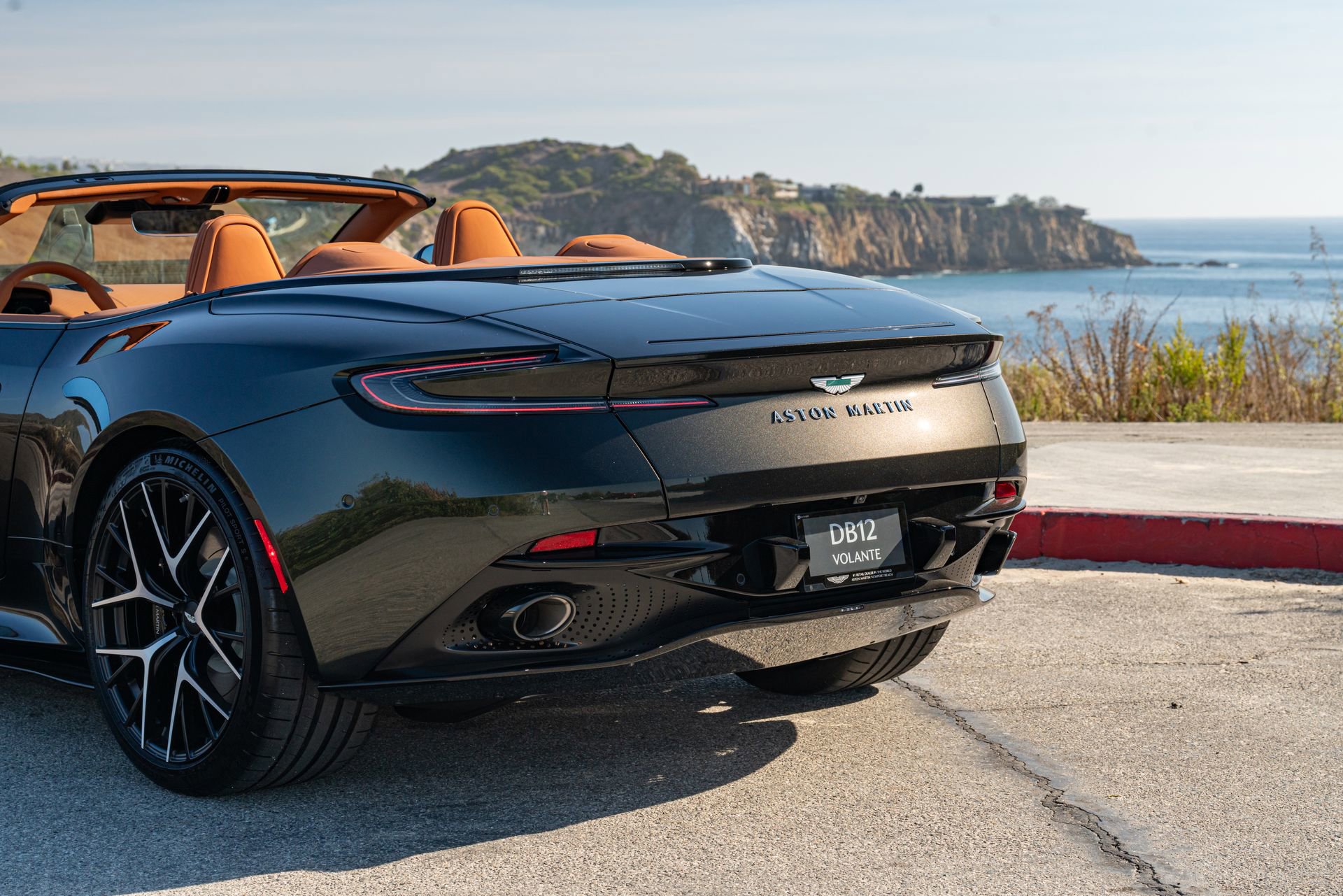 Used 2025 Aston Martin DB12 Convertible RWD image 12