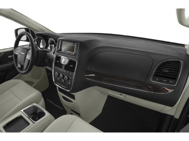 Used 2015 Chrysler Town & Country Touring FWD image 19