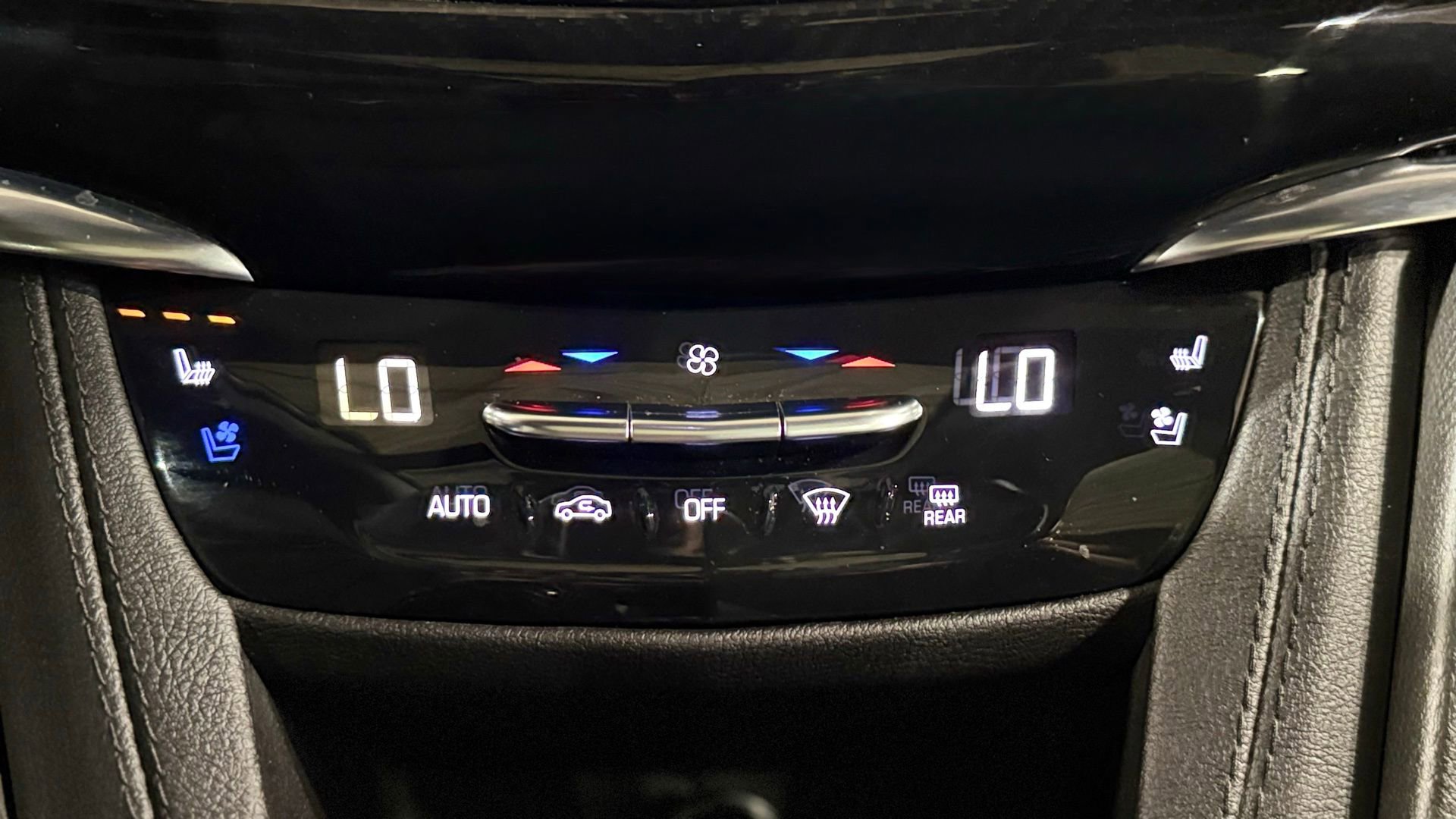 Used 2023 Cadillac XT6 Sport image 89