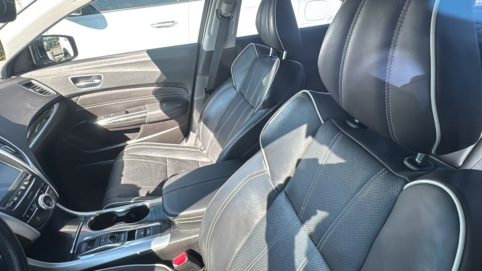 Used 2018 Acura TLX V6 w/ Technology Package FWD image 8