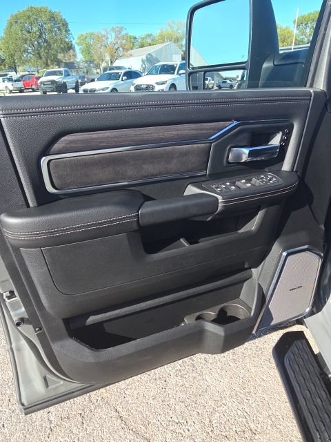 New 2027 RAM 3500 Laramie AWD/4WD image 10