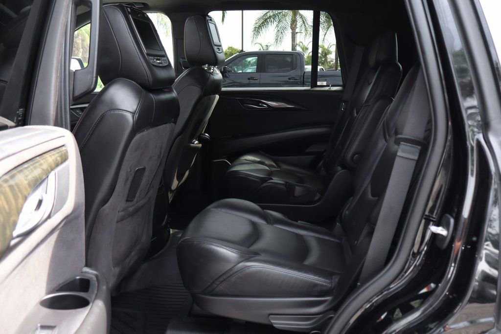 Used 2019 Cadillac Escalade Platinum image 40