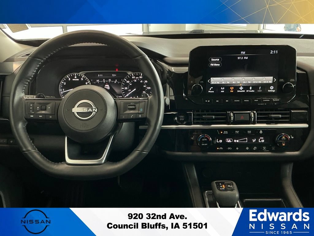 Used 2025 Nissan Pathfinder SL AWD/4WD image 21