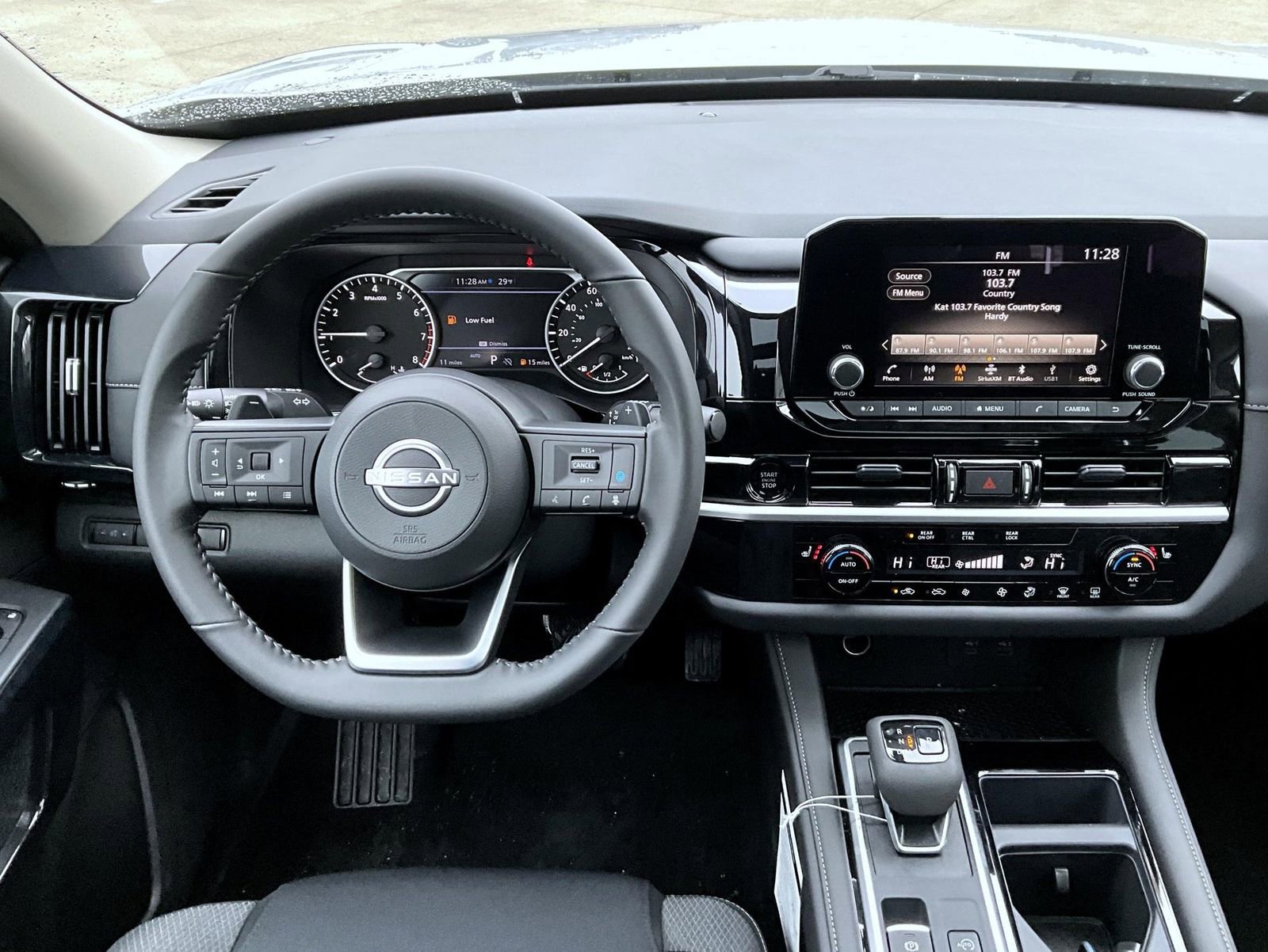 New 2025 Nissan Pathfinder SV w/ SV Premium Package image 14