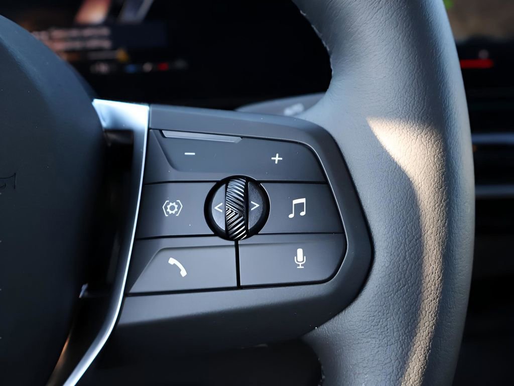 Certified 2025 BMW X2 xDrive28i w/ Technology Package image 37