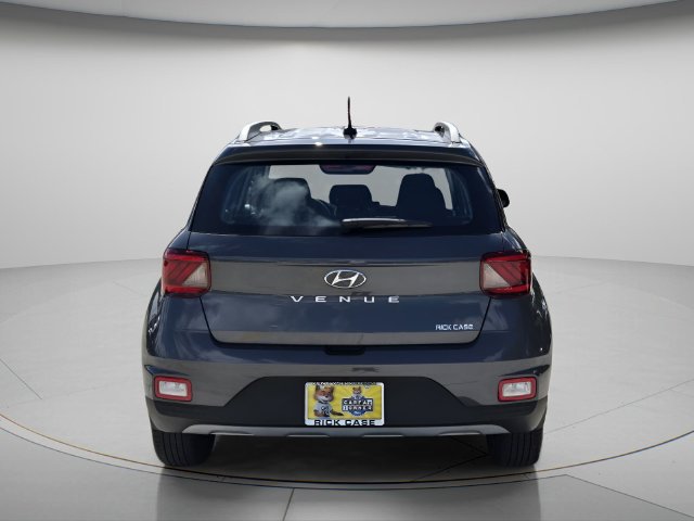 Used 2024 Hyundai Venue SEL FWD image 5