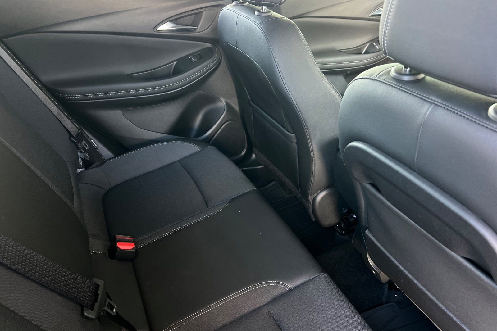 Used 2023 Buick Encore GX Preferred w/ Cold Weather Comfort Package image 19