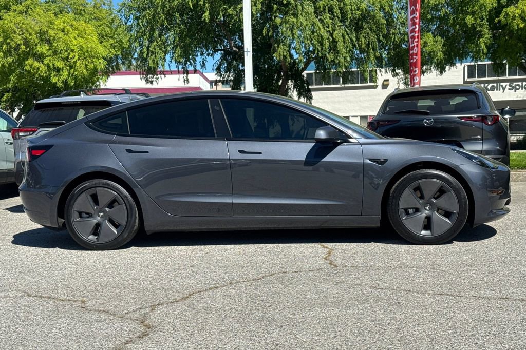 Used 2023 Tesla Model 3 Standard Range image 2