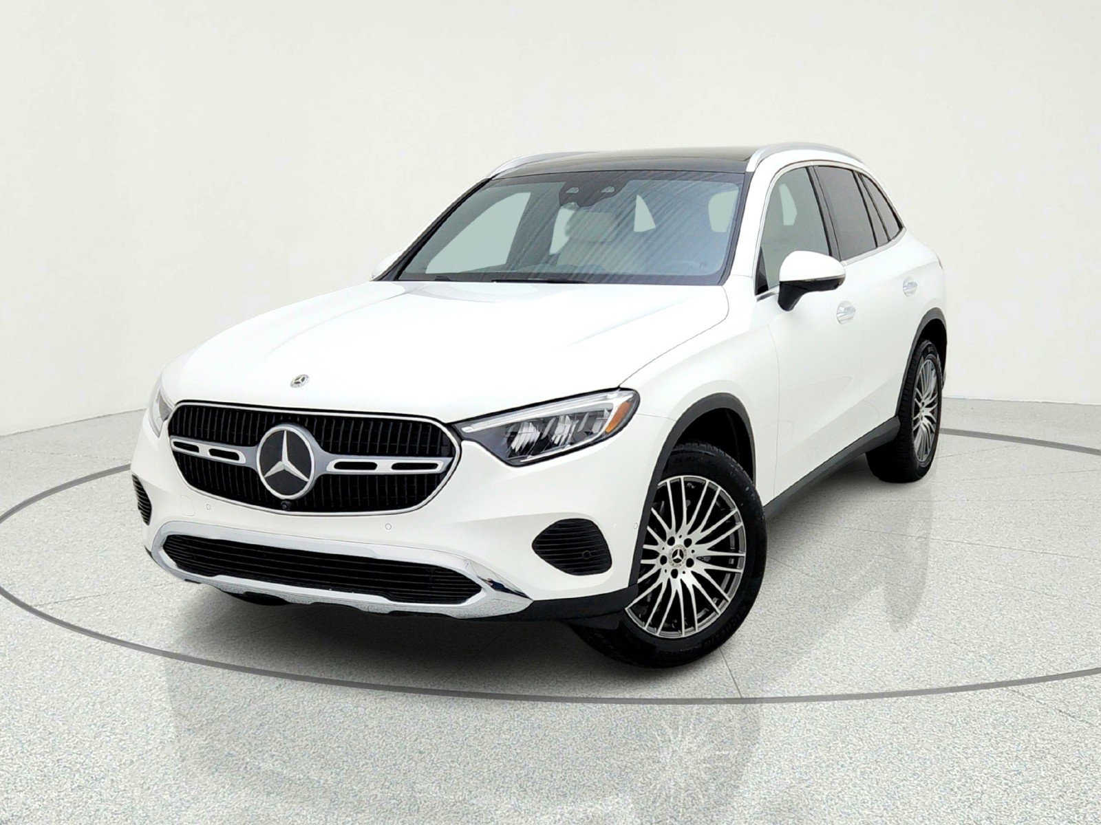 Certified 2026 Mercedes-Benz GLC 300 image 2