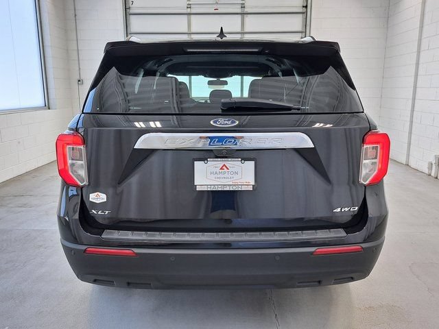Used 2023 Ford Explorer XLT AWD/4WD image 6