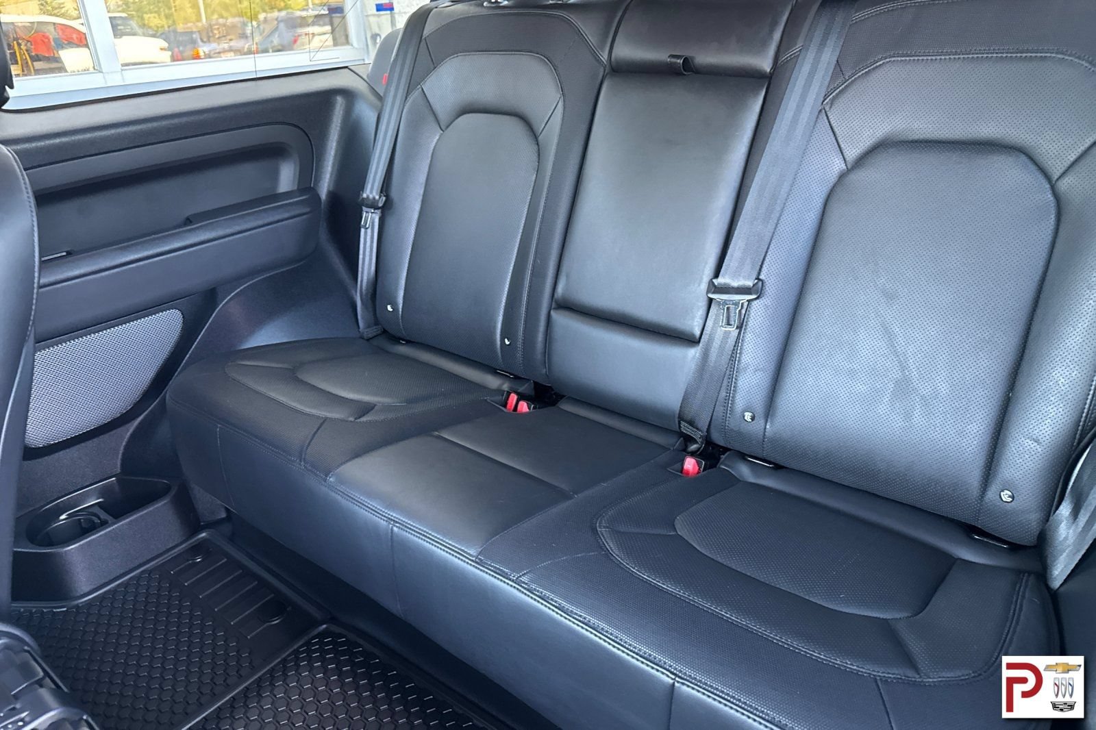 Used 2023 Land Rover Defender 90 X-Dynamic SE AWD/4WD image 13