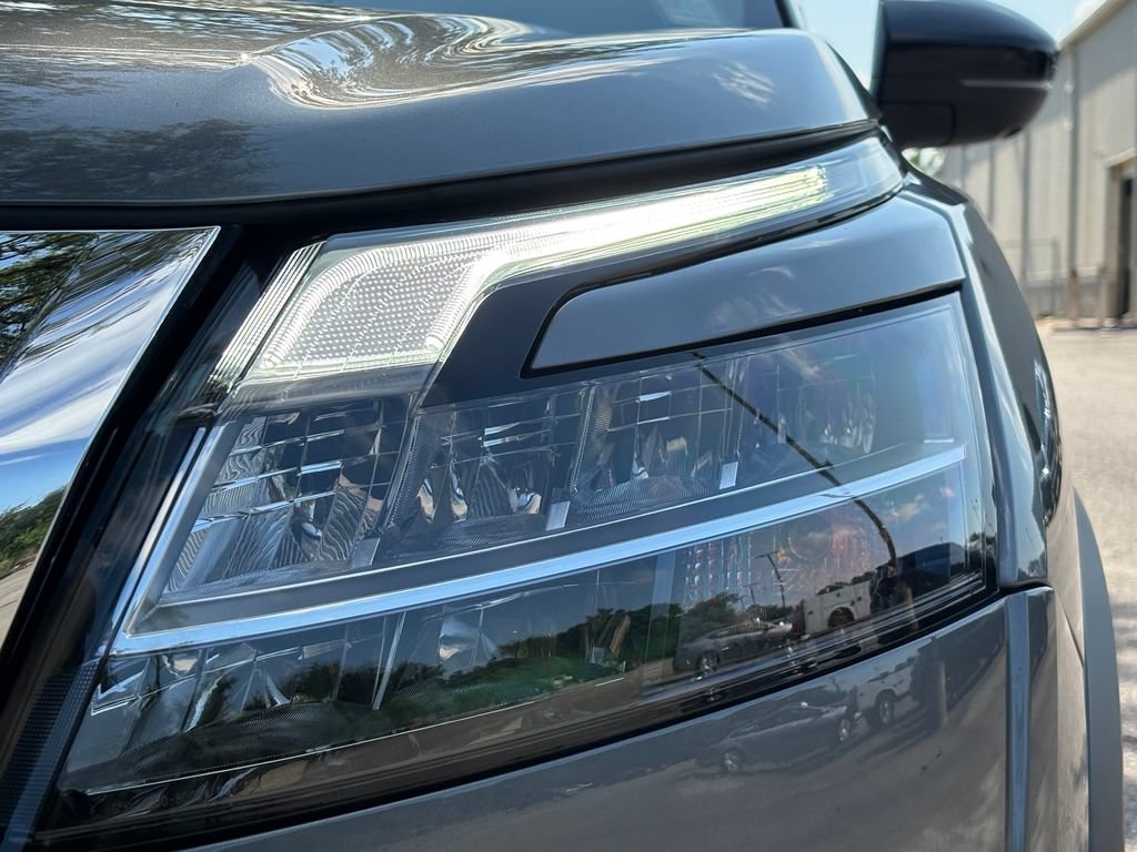 Used 2024 Nissan Pathfinder SL AWD/4WD image 8