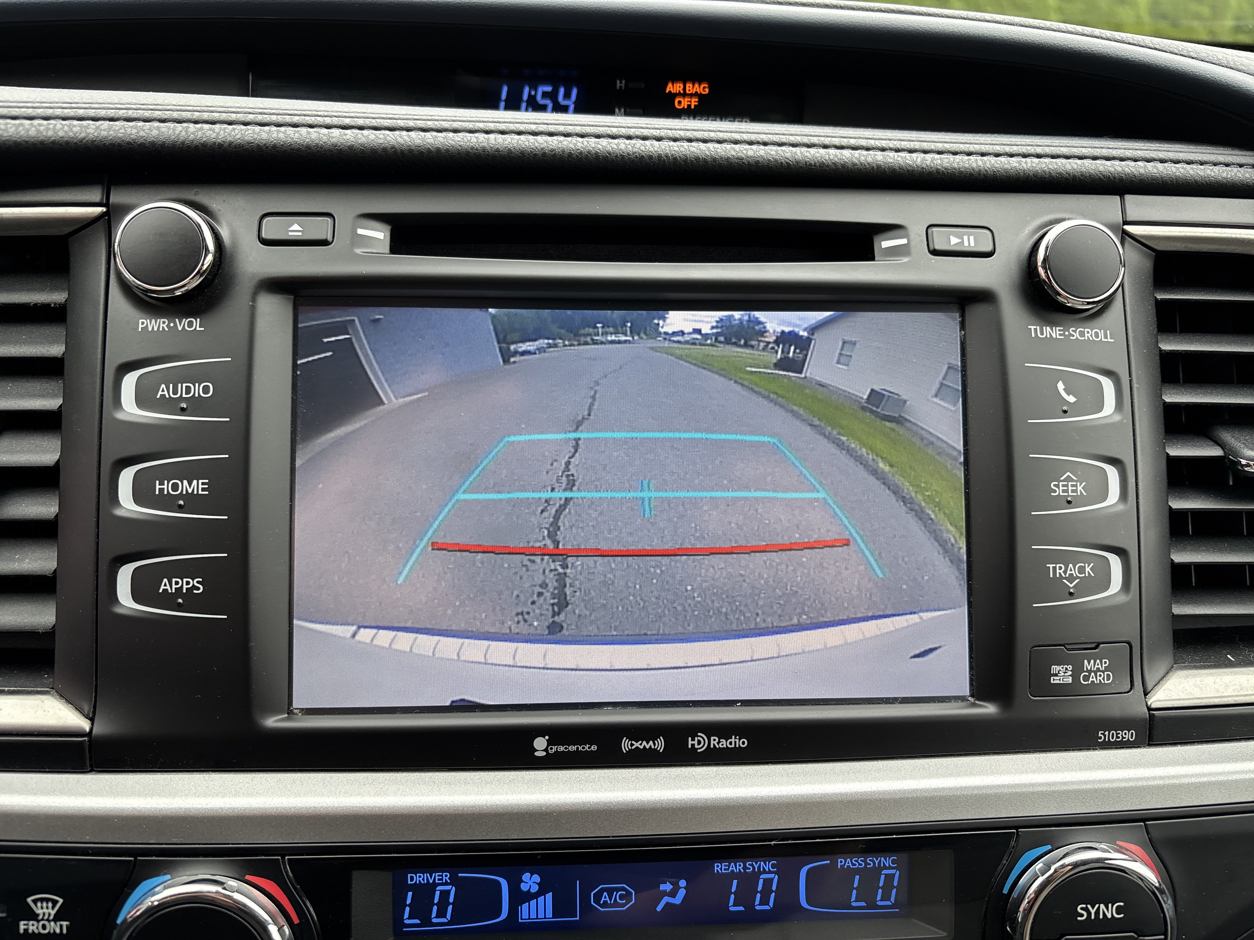 Used 2019 Toyota Highlander XLE AWD/4WD image 28