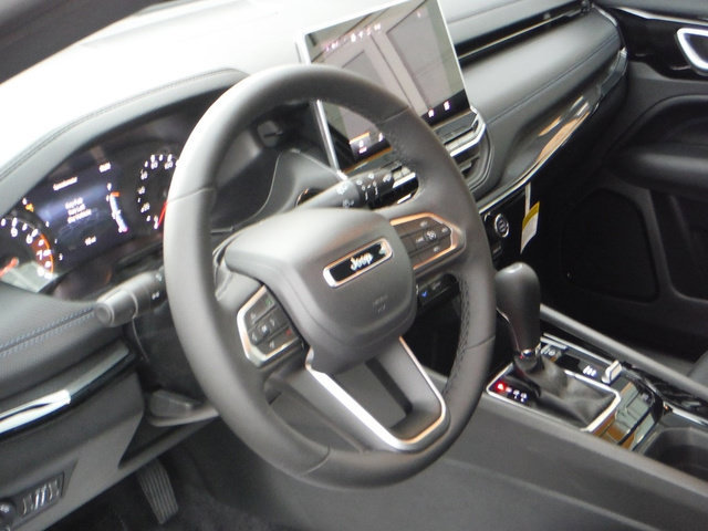 New 2026 Jeep Compass Latitude AWD/4WD image 14