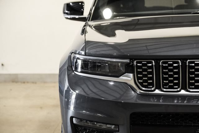 Used 2023 Jeep Grand Cherokee L Summit AWD/4WD image 3