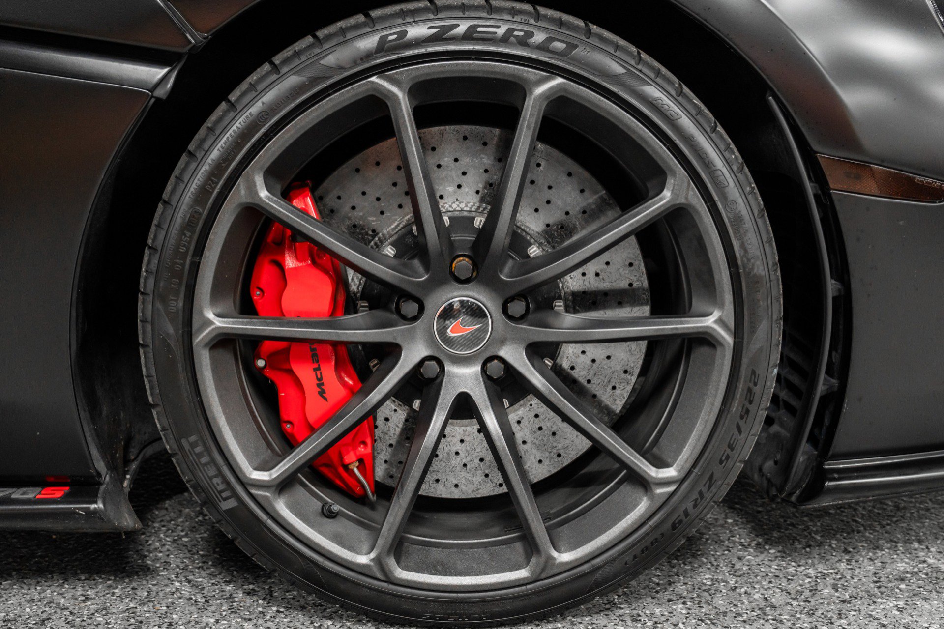 Used 2018 McLaren 570S Spider image 31