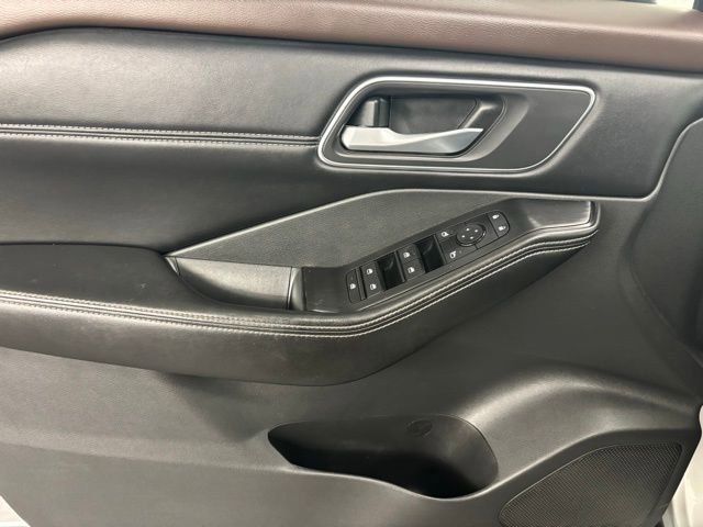 Used 2021 Nissan Rogue SV w/ Premium Package image 19