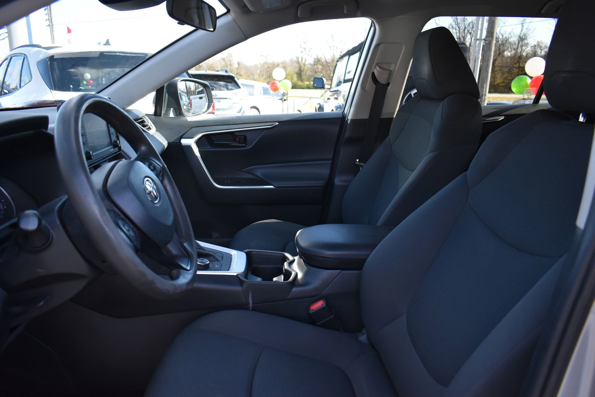 Used 2021 Toyota RAV4 LE image 14