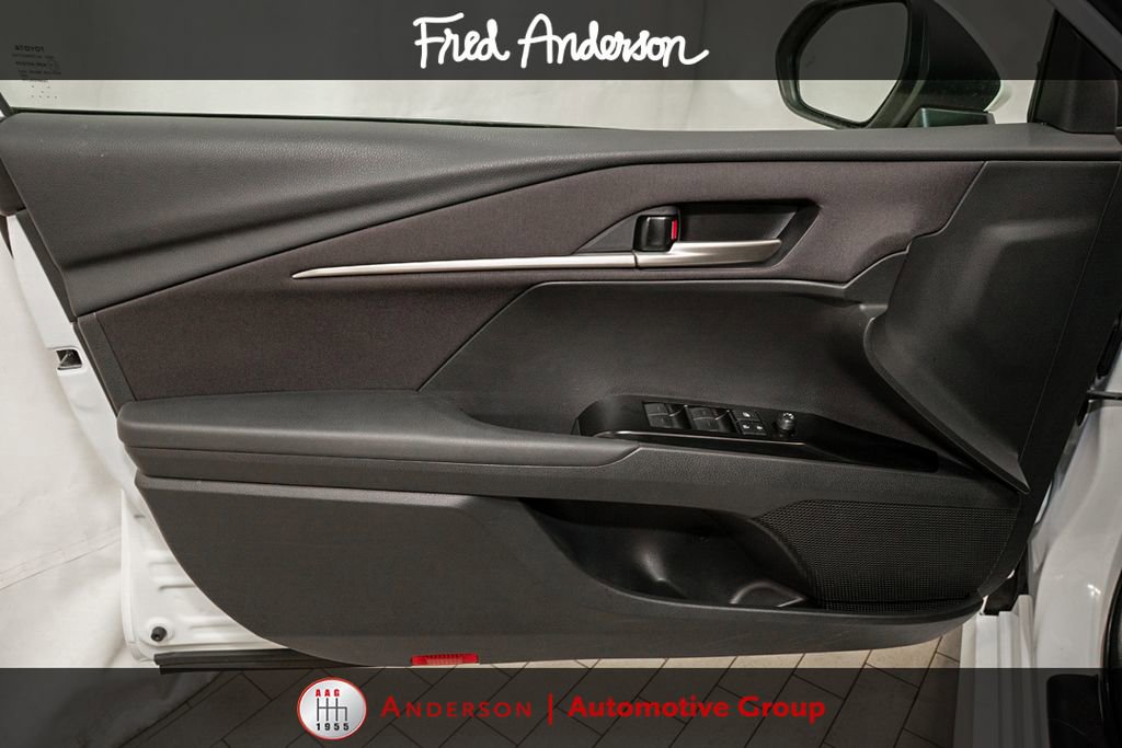 Used 2025 Toyota Camry LE FWD image 11
