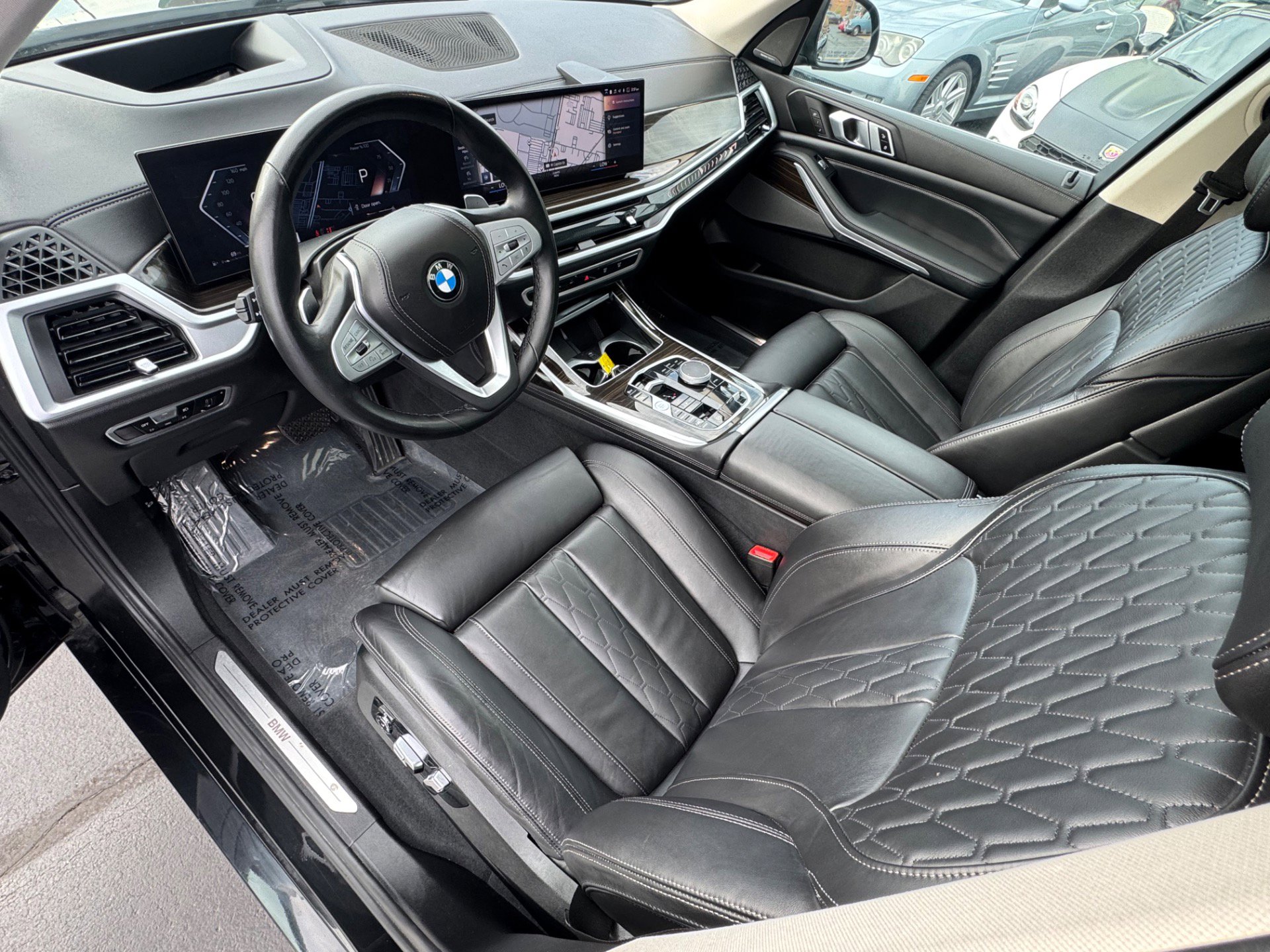 Used 2023 BMW X7 xDrive40i image 3