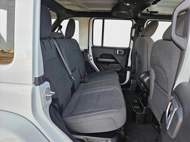 Used 2024 Jeep Wrangler Sahara image 20