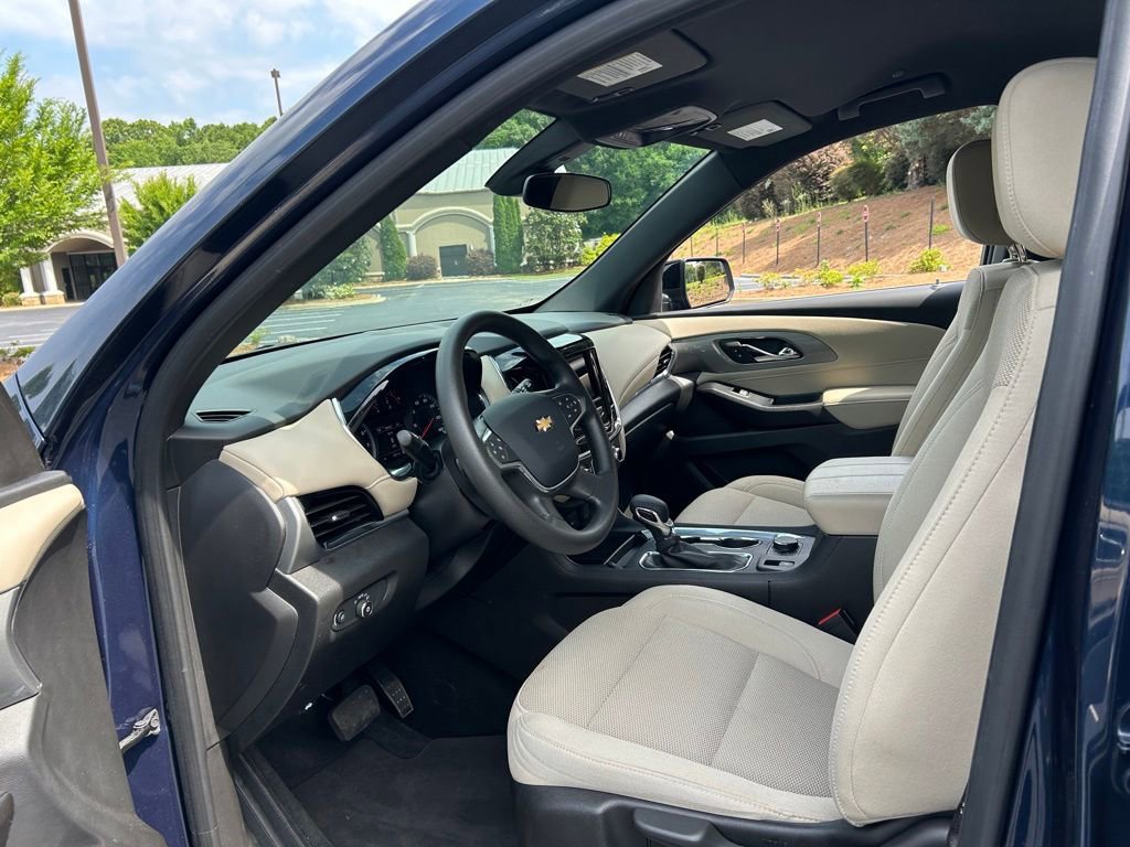 Certified 2023 Chevrolet Traverse LS FWD image 32