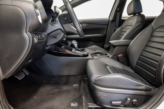Used 2023 Kia Forte GT-Line w/ GT-Line Premium Package FWD image 12