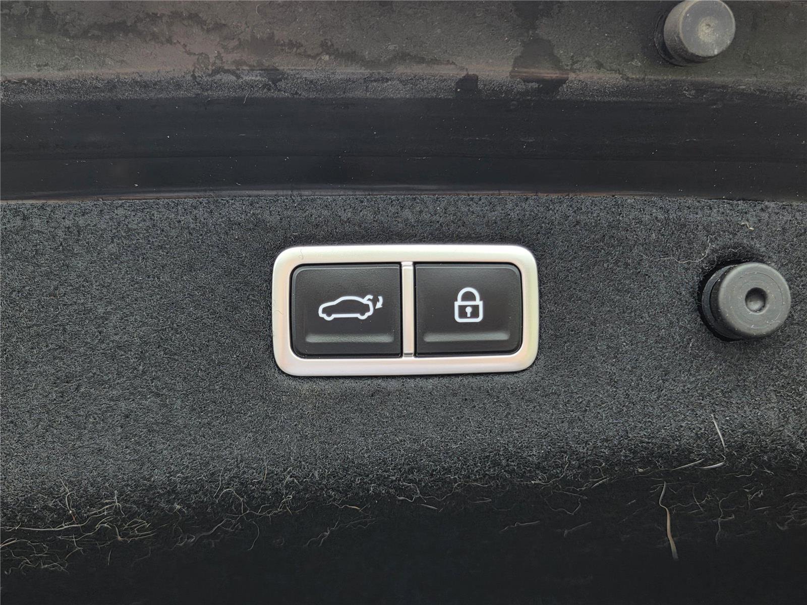 Used 2023 Genesis G70 3.3T w/ Sport Prestige Package image 33