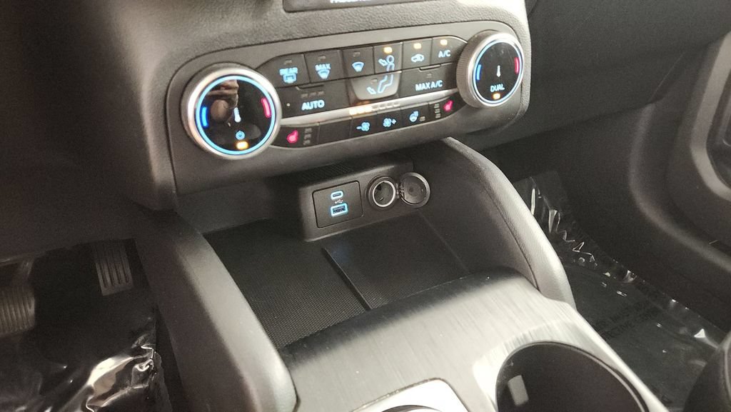 Used 2023 Ford Escape Active AWD/4WD image 17