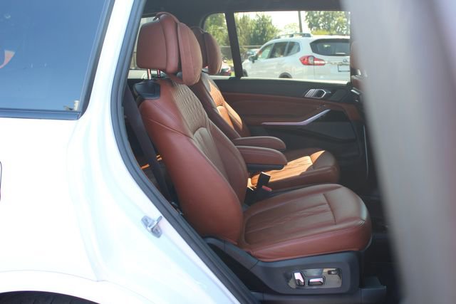 Used 2022 BMW ALPINA XB7 image 32