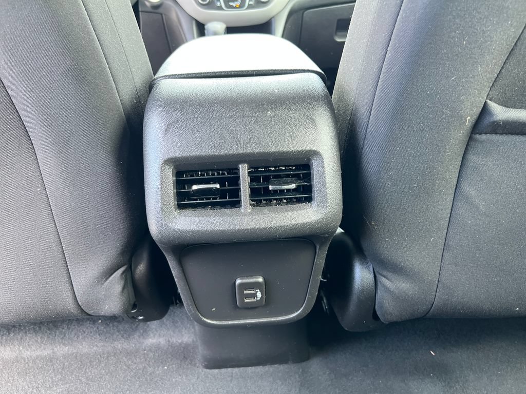 Used 2022 Chevrolet Equinox LS AWD/4WD image 16