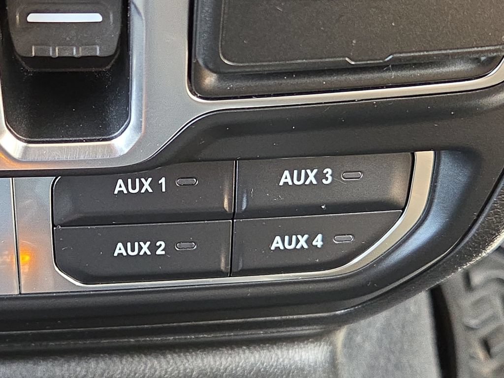 Certified 2020 Jeep Gladiator Rubicon AWD/4WD image 14