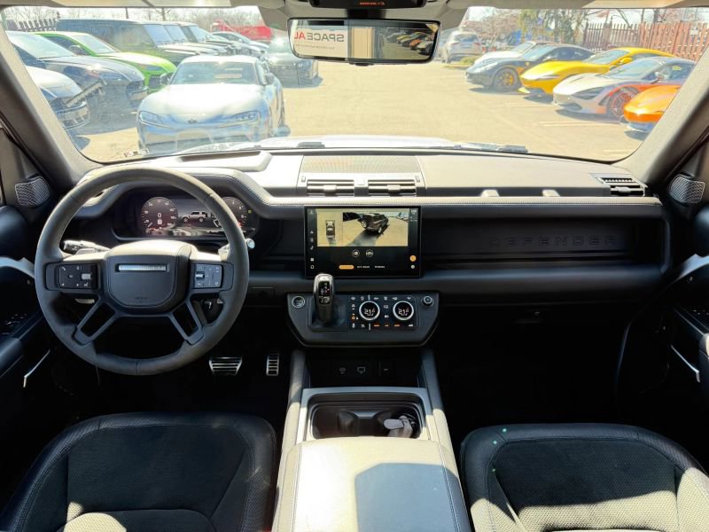 Used 2023 Land Rover Defender 90 V8 image 18