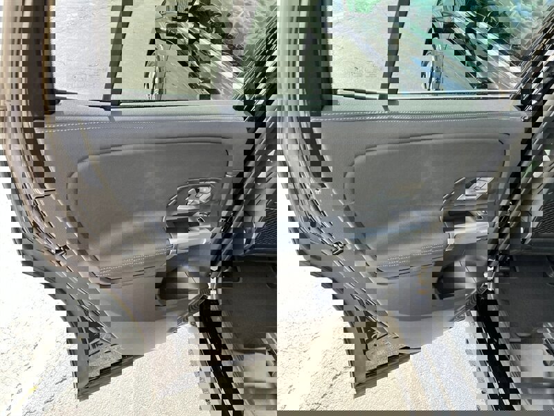 Used 2023 Mercedes-Benz EQB 300 4MATIC image 20