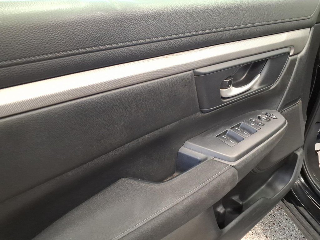 Used 2020 Honda CR-V LX image 8